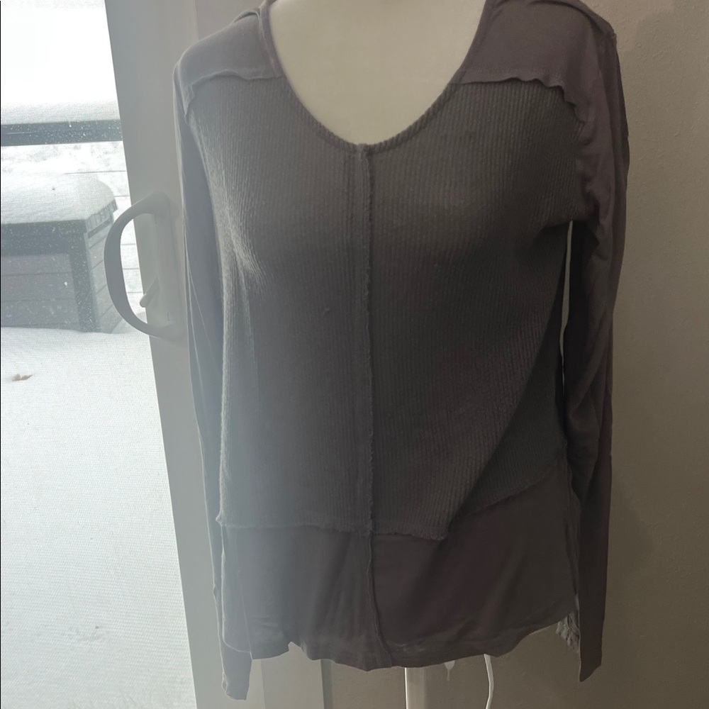 White Crow Women's Charcoal Long Sleeve Top
